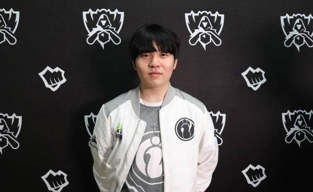 了看中他在 了看中他在